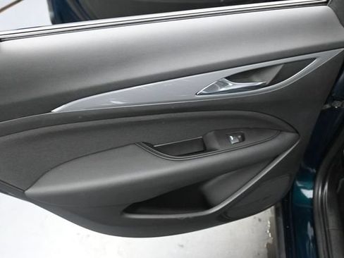 Used 2018 Buick Regal Preferred FWD image 23