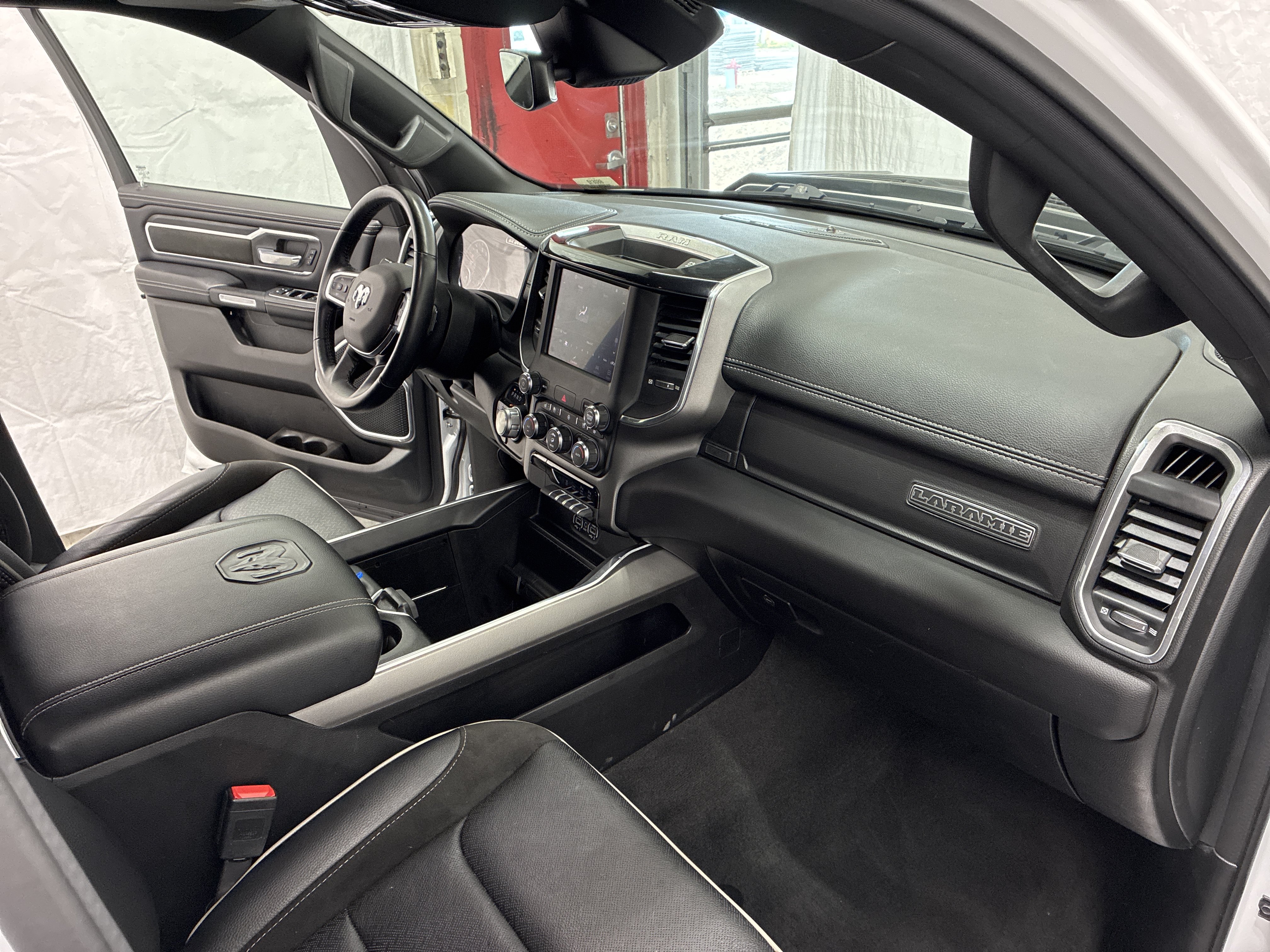 Certified 2022 RAM 1500 Laramie w/ Sport Appearance Package AWD/4WD image 16