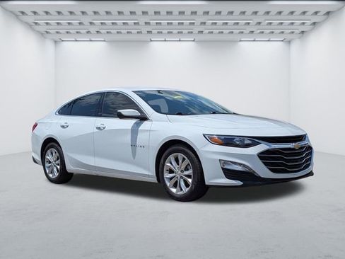 Used 2024 Chevrolet Malibu LT FWD image 2