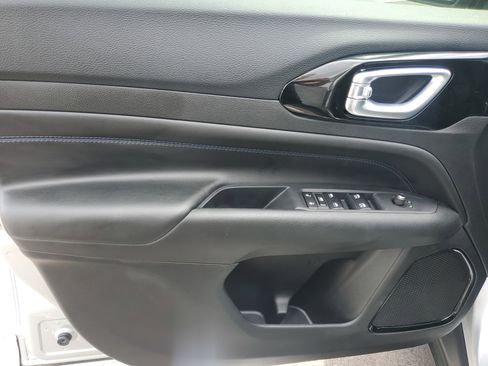 New 2026 Jeep Compass Latitude AWD/4WD image 10