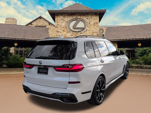 Used 2021 BMW X7 xDrive40i w/ M Sport Package AWD/4WD image 2