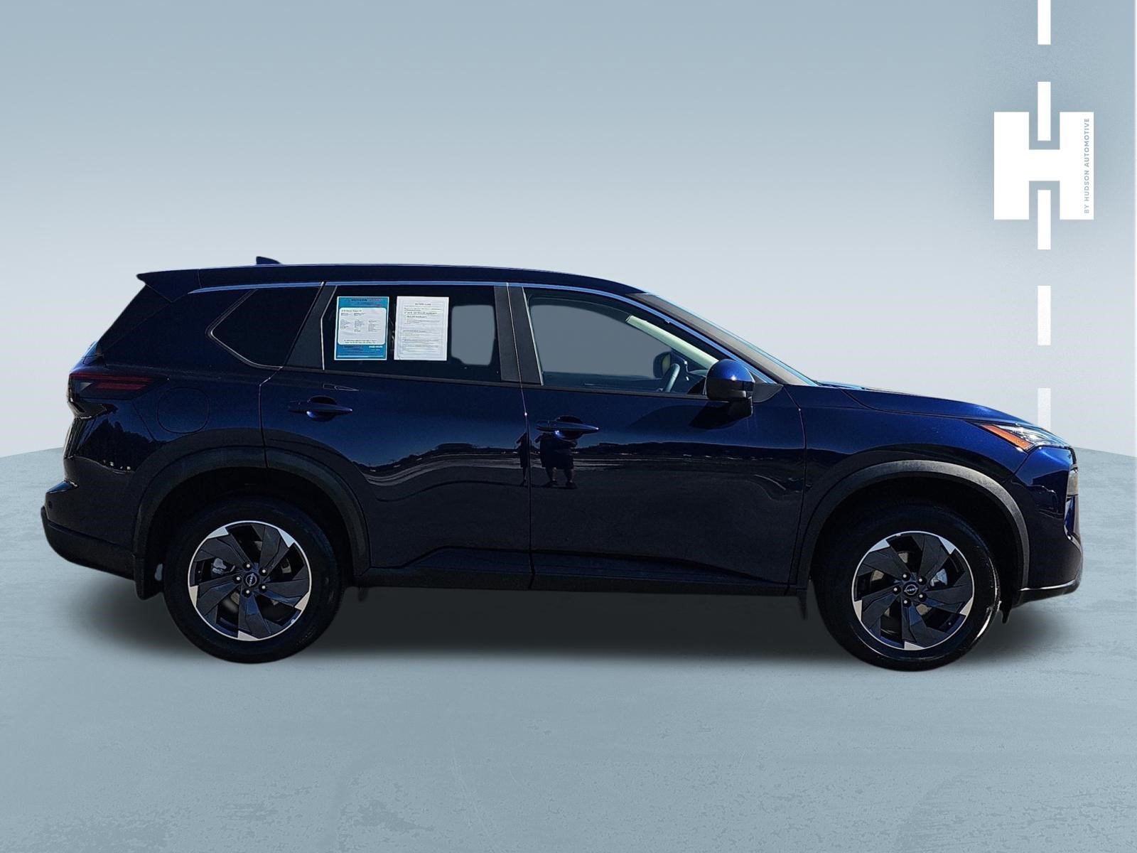 Used 2026 Nissan Rogue SV FWD image 3