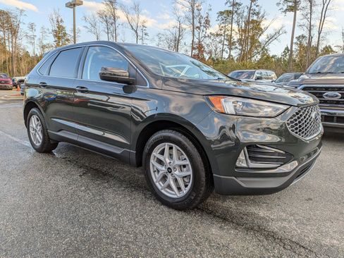 Certified 2024 Ford Edge SEL w/ Convenience Package image 3
