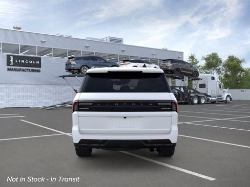 New 2026 Lincoln Navigator Reserve w/ Jet Appearance Package AWD/4WD image 5