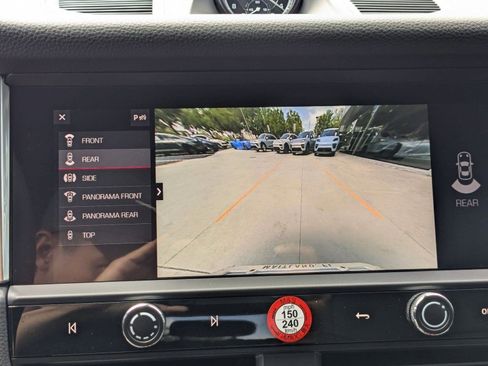 Certified 2025 Porsche Macan image 20