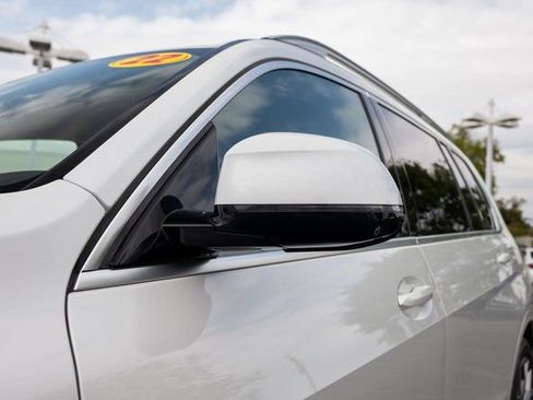 Used 2022 BMW X7 xDrive40i w/ Premium Package image 13