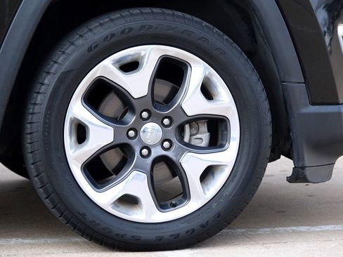 Used 2019 Jeep Compass Limited image 29