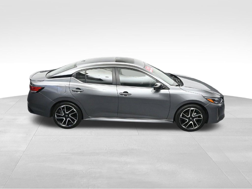 Used 2024 Nissan Sentra SR w/ SR Premium Package FWD image 36