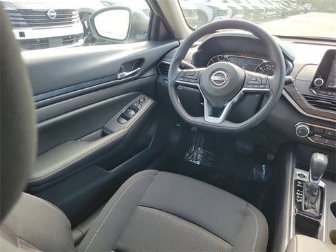 New 2025 Nissan Altima 2.5 SV image 10
