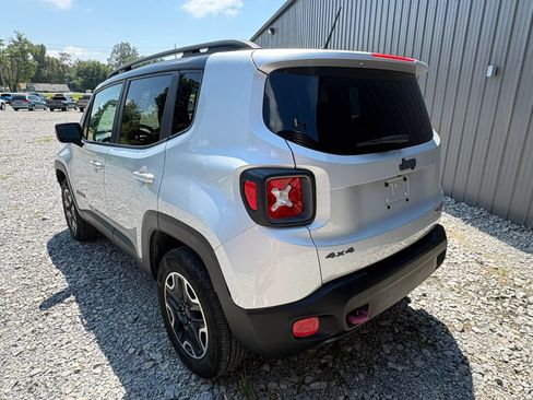 Used 2017 Jeep Renegade Trailhawk AWD/4WD image 7