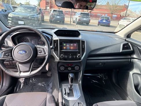Used 2019 Subaru Crosstrek 2.0i Premium w/ Moonroof Package image 10