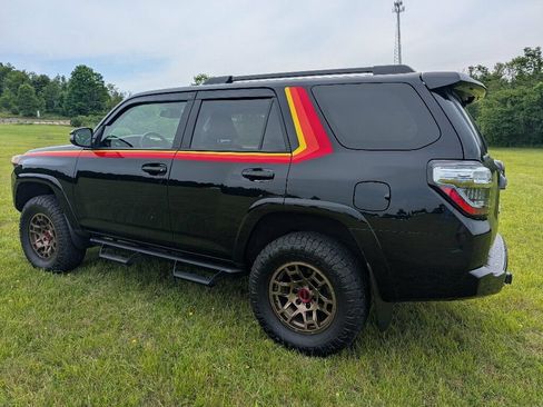 Used 2023 Toyota 4Runner 40th Anniversary SE AWD/4WD image 8