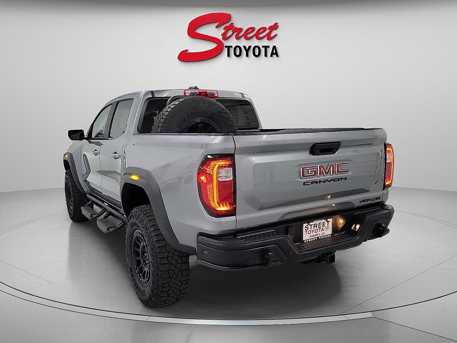 Used 2024 GMC Canyon AT4X w/ AT4X AEV Edition AWD/4WD image 2