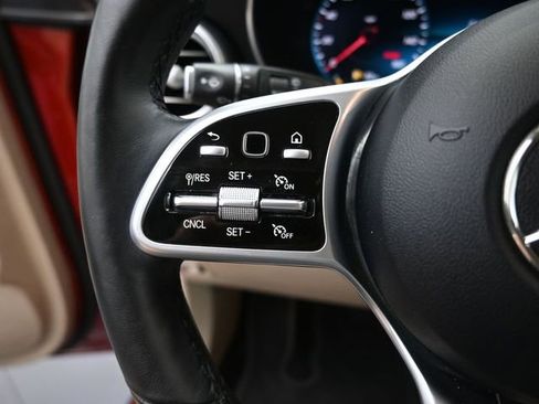 Used 2021 Mercedes-Benz GLC 300 image 6