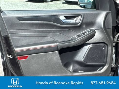 Used 2025 Ford Escape ST-Line FWD image 10