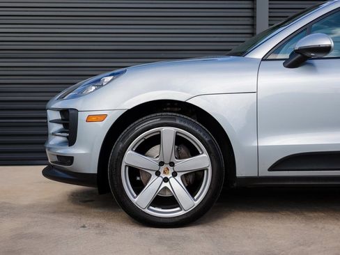 Certified 2019 Porsche Macan image 11
