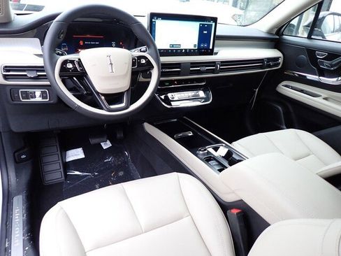 New 2026 Lincoln Corsair Premiere image 39