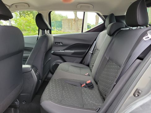 Certified 2022 Nissan Kicks SV FWD image 18