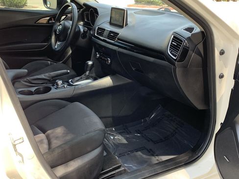 Used 2015 MAZDA MAZDA3 i Touring w/ Technology Package image 30
