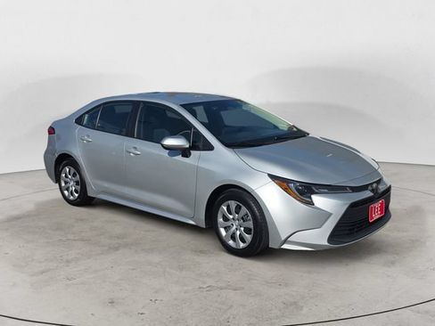 Used 2024 Toyota Corolla LE FWD image 7