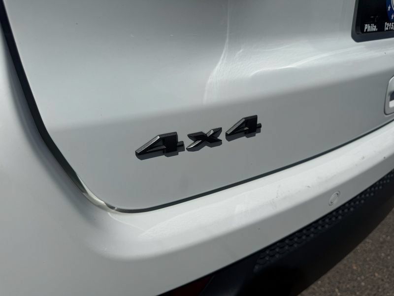 Used 2025 Jeep Compass Trailhawk AWD/4WD image 19