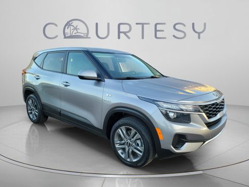 Used 2021 Kia Seltos LX AWD/4WD image 5