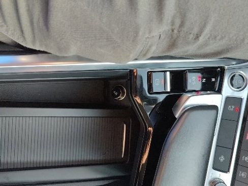 Used 2021 Audi e-tron Premium w/ Convenience Plus Package image 35