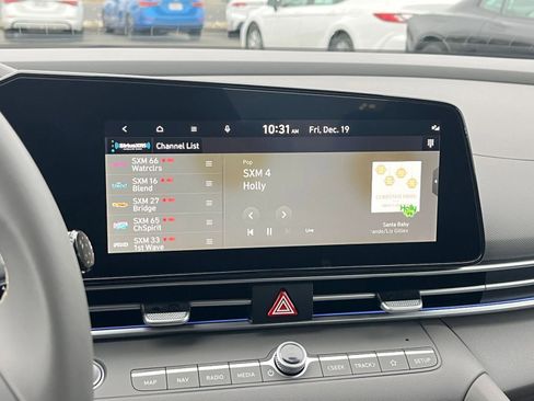 Used 2025 Hyundai Elantra SEL image 21