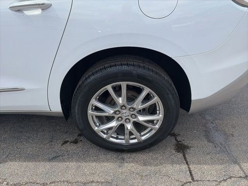 Used 2023 Buick Enclave Essence w/ Experience Buick Package image 5