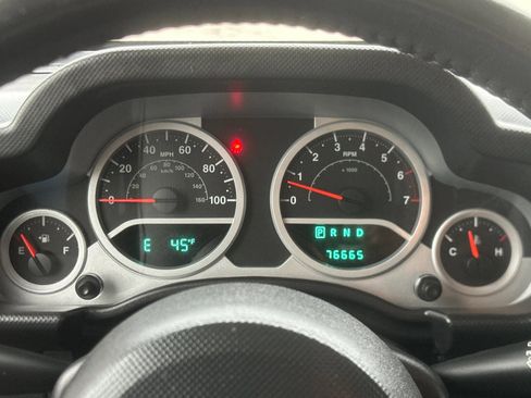 Used 2009 Jeep Wrangler Unlimited Rubicon w/ Dual Top Group image 22