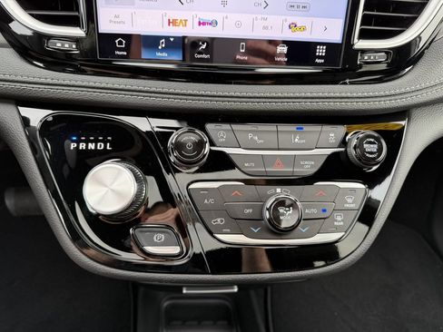New 2026 Chrysler Pacifica Select w/ S Appearance Package FWD image 23