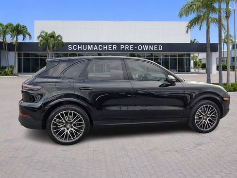 Used 2022 Porsche Cayenne image 8