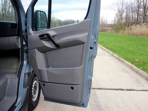 Used 2016 Mercedes-Benz Sprinter 2500 image 20