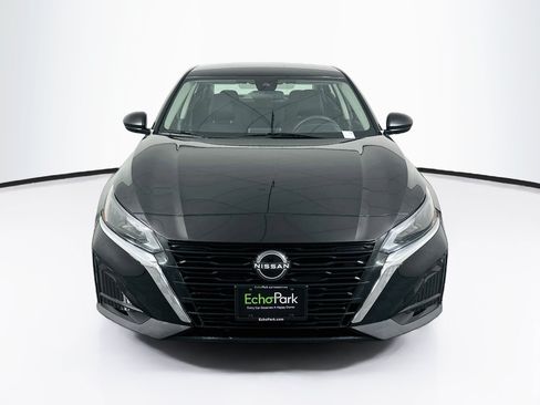 Used 2024 Nissan Altima 2.5 S FWD image 2