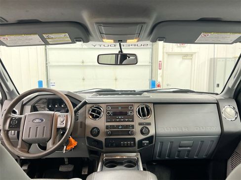 Used 2011 Ford F250 XLT w/ XLT Interior Pkg image 10
