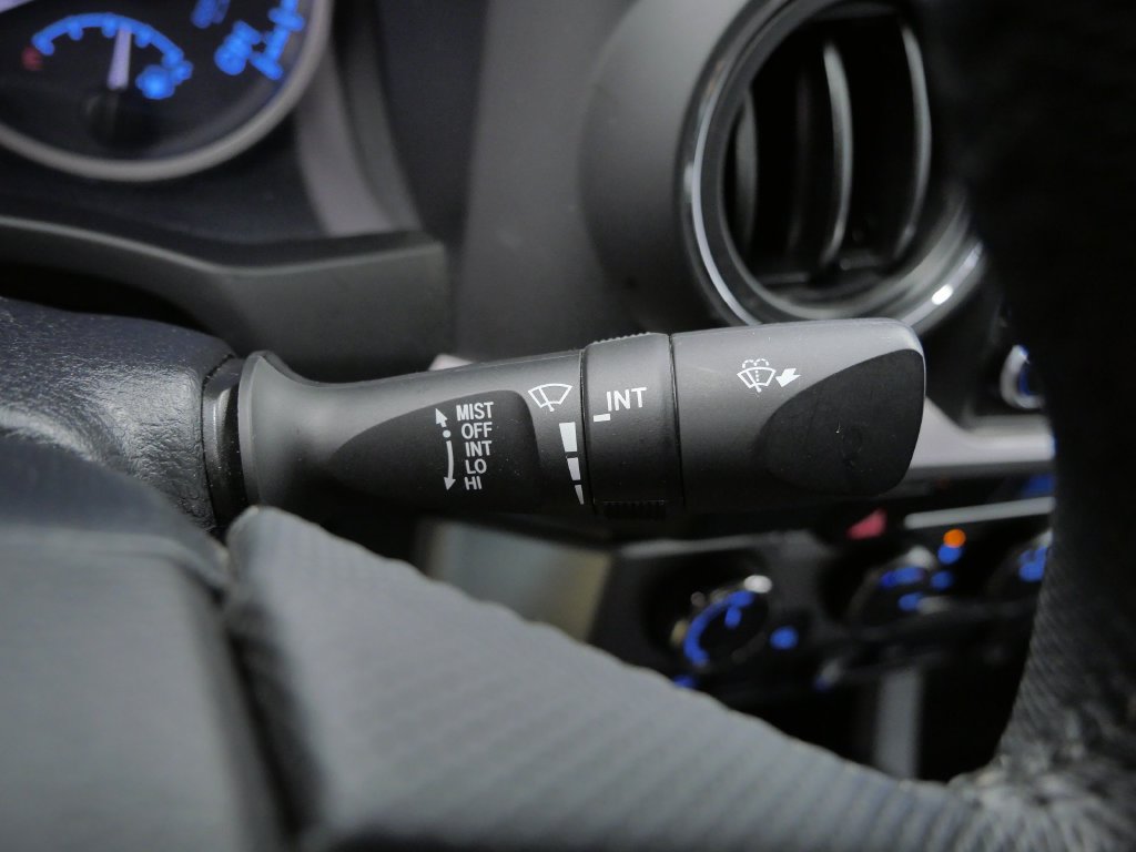 Used 2021 Toyota Tacoma SR5 AWD/4WD image 25