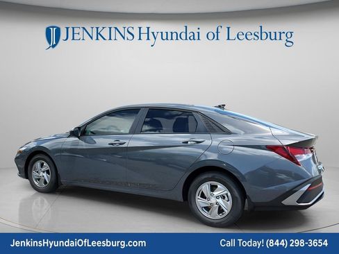 New 2026 Hyundai Elantra SE FWD image 8