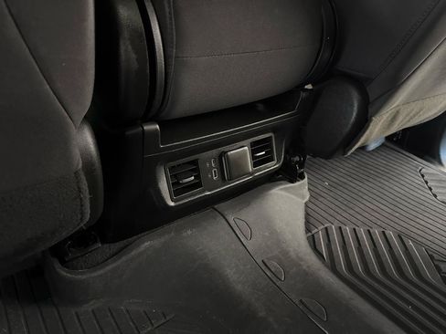 Used 2024 Chevrolet Silverado 2500 LT AWD/4WD image 35