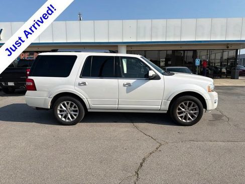 Used 2017 Ford Expedition Limited w/ Equipment Group 301A RWD image 2