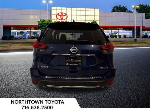 Used 2017 Nissan Rogue SV AWD/4WD image 12