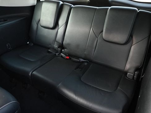 Used 2018 INFINITI QX80 2WD w/ Driver Assistance Package image 8