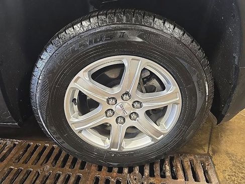 Used 2018 GMC Acadia SLE AWD/4WD image 39