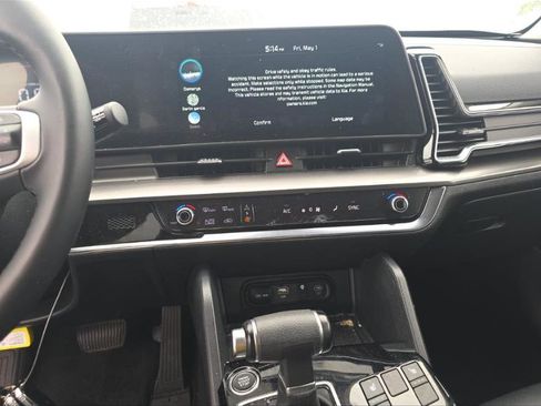 Used 2024 Kia Sportage EX FWD image 5