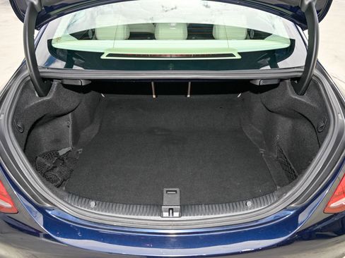 Used 2017 Mercedes-Benz C 300 4MATIC Sedan image 9