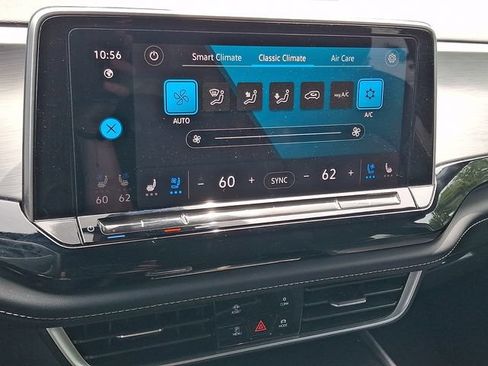 Used 2024 Volkswagen Atlas Cross Sport SE AWD/4WD image 15