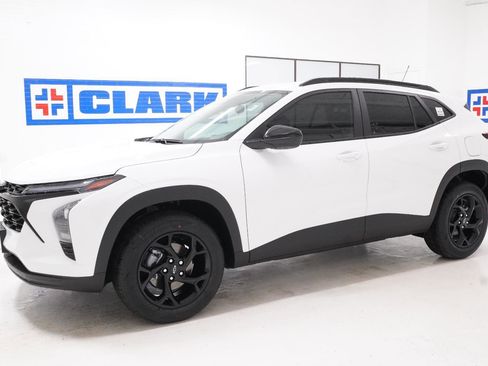 New 2026 Chevrolet Trax LT w/ Driver Confidence Package image 9