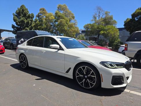 Used 2021 BMW 540i w/ M Sport Package RWD image 3