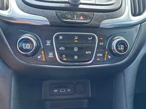 Used 2022 Chevrolet Equinox LT FWD image 5