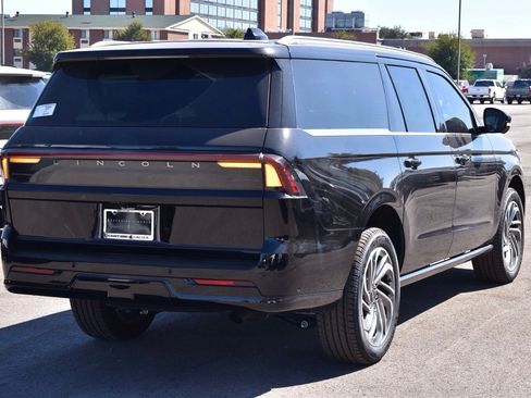 New 2025 Lincoln Navigator L Reserve image 7