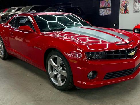 Used 2010 Chevrolet Camaro SS w/ RS Package RWD image 3